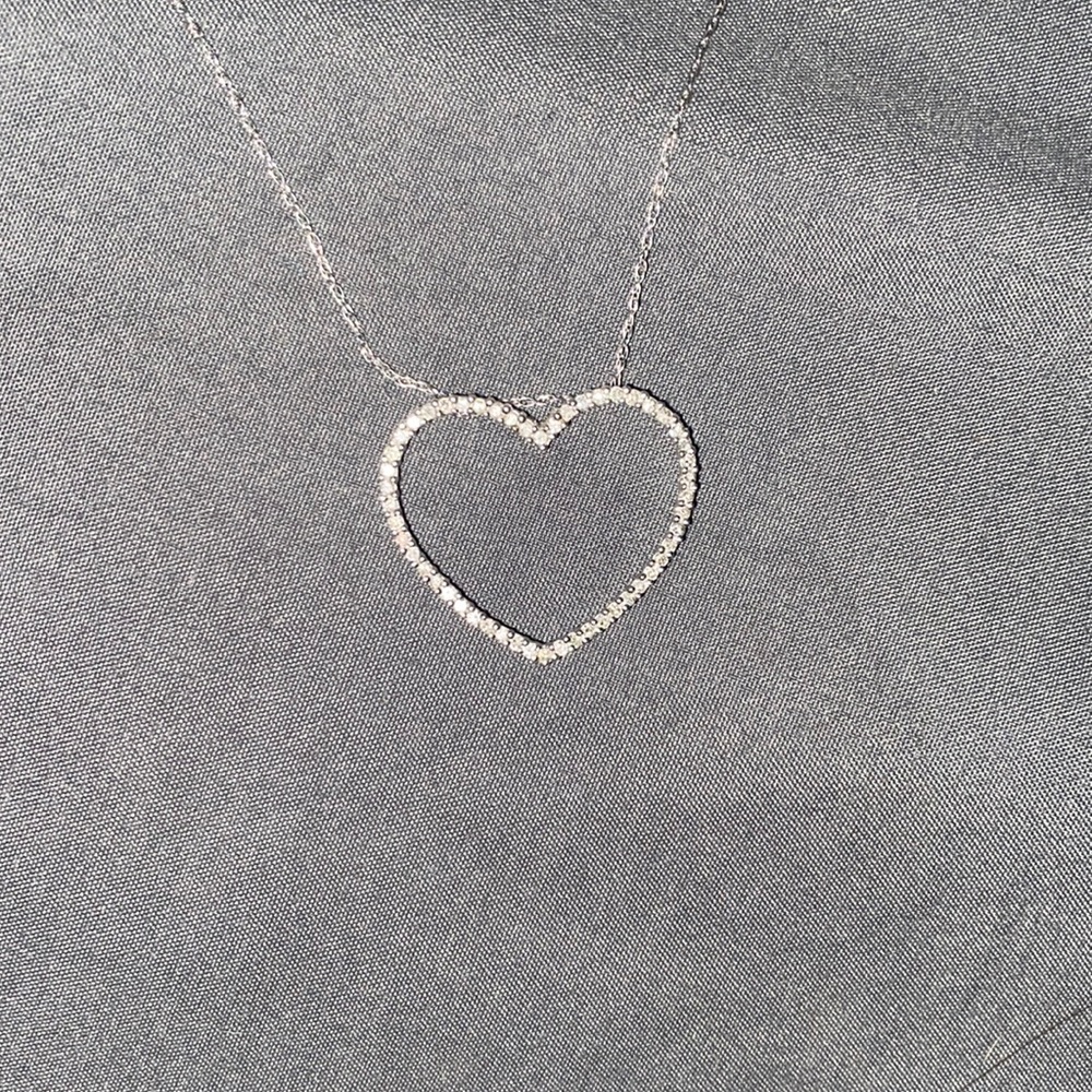 Dainty chain heart necklace